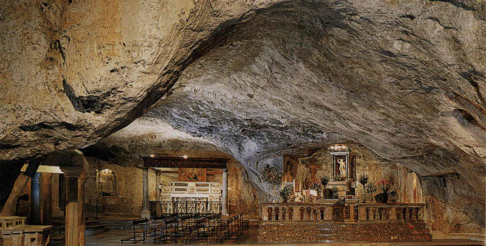 Montesantangelo cave