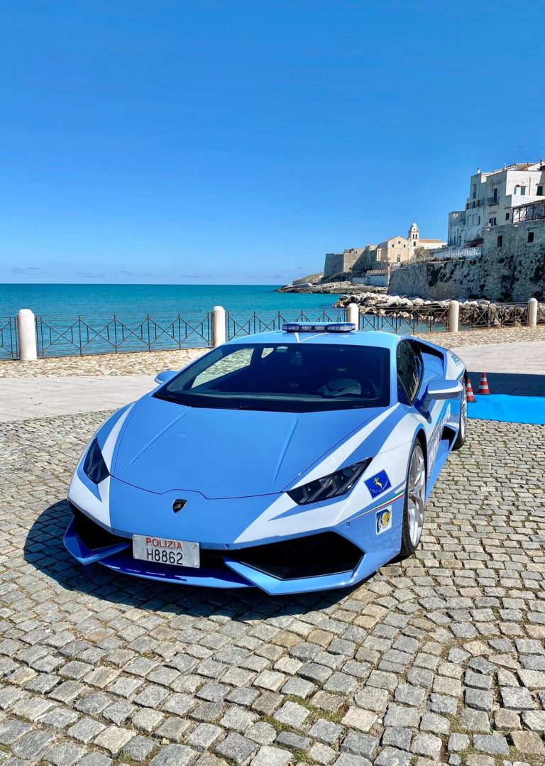 In Vieste there is the Lamborghini of the Police