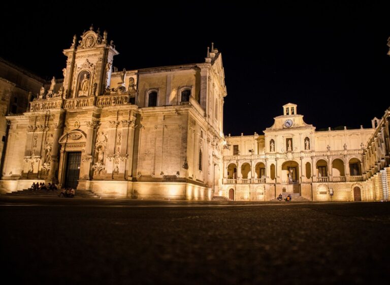lecce square of the cathedral